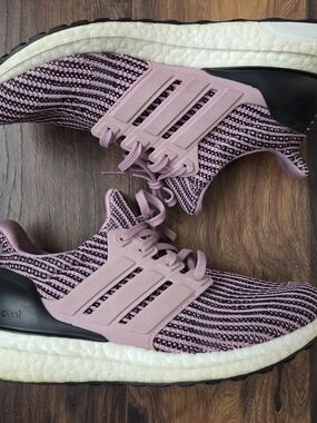 adidas Women’s Pink and Black Knit Running Sneakers with White Midsole